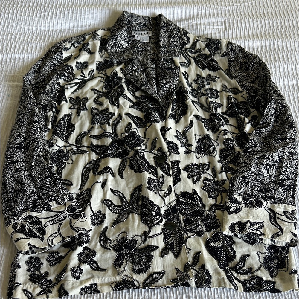Chic Black and White Floral Blazer